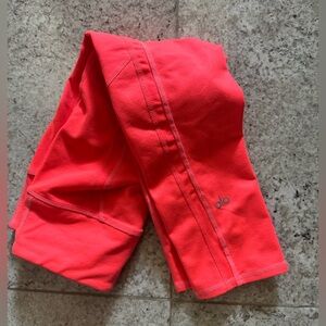 ALO Yoga Capri Leggings Coral Size XS
